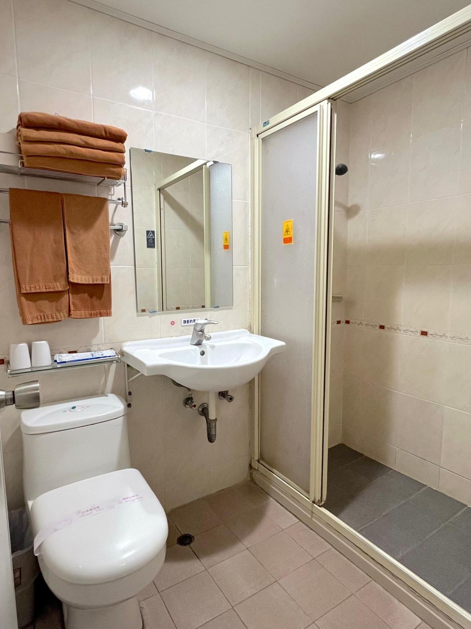 Hua Guo Hotel Keelung Extérieur photo
